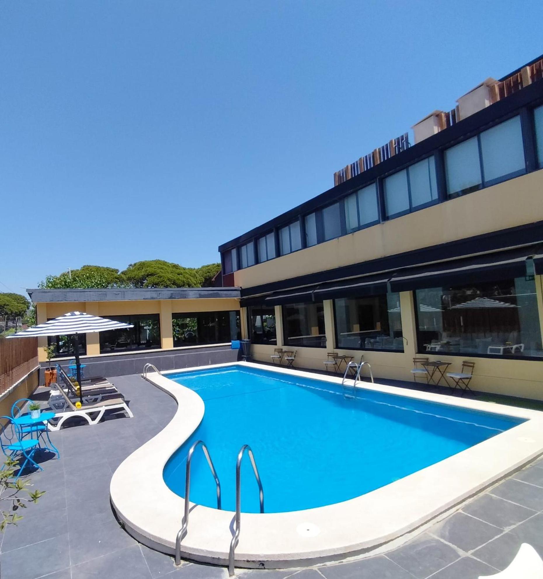 Hotel 153